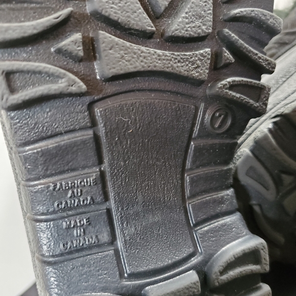 Winter Spirits Black Faux Fur Winter Boots, size 7, slight damage - Picture 10 of 11